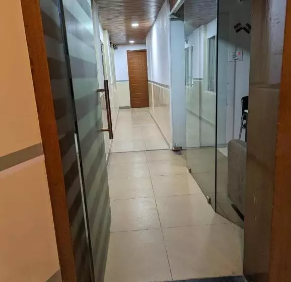 Sk First Transit Hotel Shamshabad