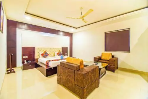 Sk First Transit Hotel Shamshabad