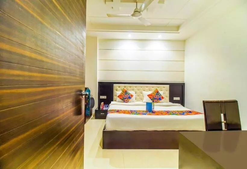 Sk First Transit Hotel Shamshabad