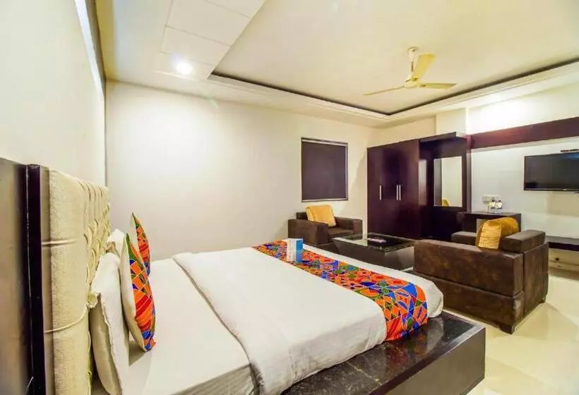 Sk First Transit Hotel Shamshabad