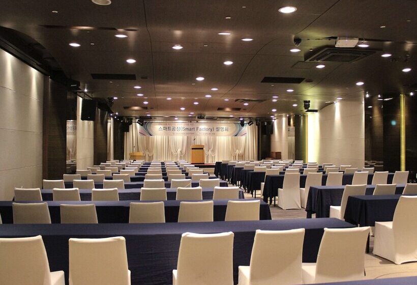 בית מלון כפרי Grand Mercure Ambassador Changwon