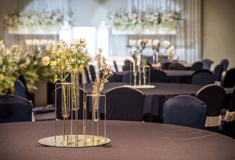 בית מלון כפרי Grand Mercure Ambassador Changwon