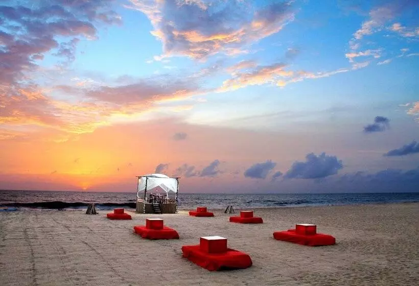 هتل Jetwing Beach