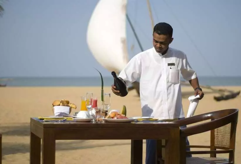 هتل Jetwing Beach