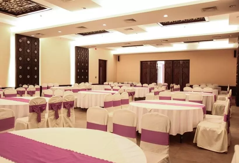 هتل Lapochine Beach Resort