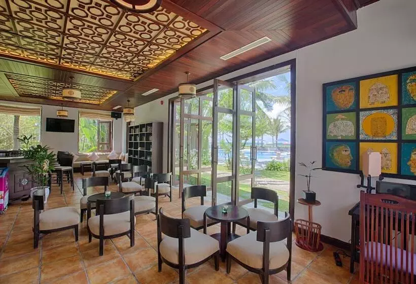 هتل Lapochine Beach Resort