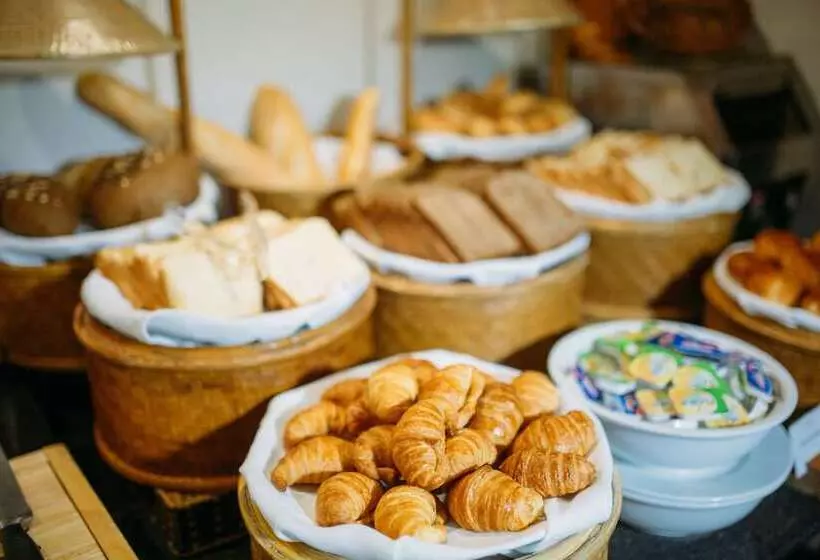 هتل Lapochine Beach Resort