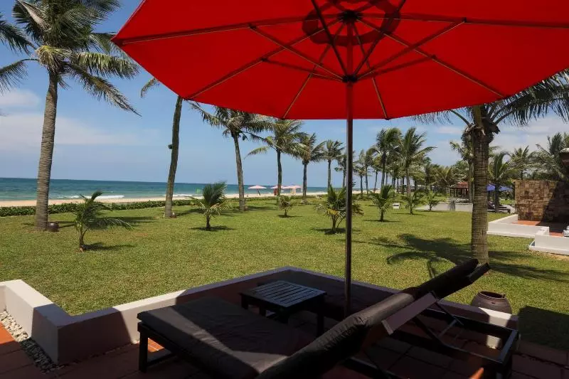 هتل Lapochine Beach Resort