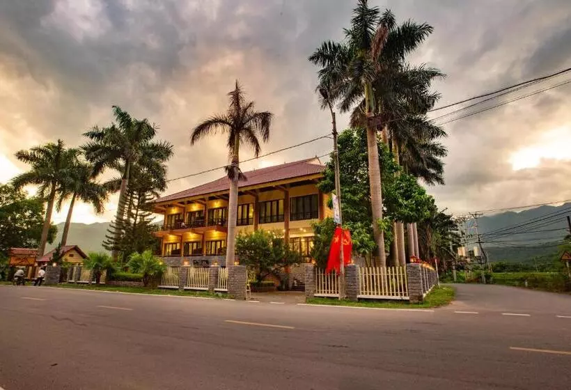 هتل Mai Chau Lodge