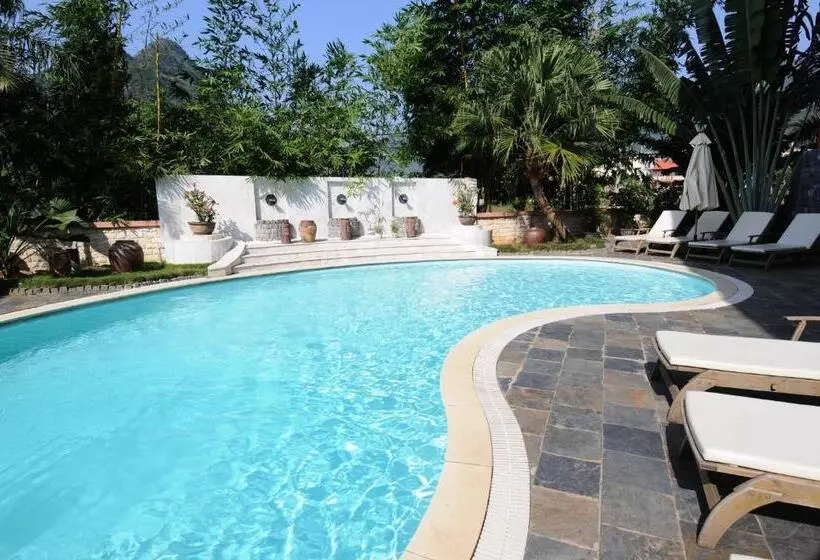 هتل Mai Chau Lodge