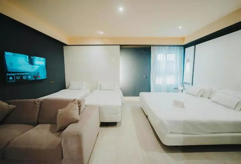 فندق Malaga Nostrum Airport