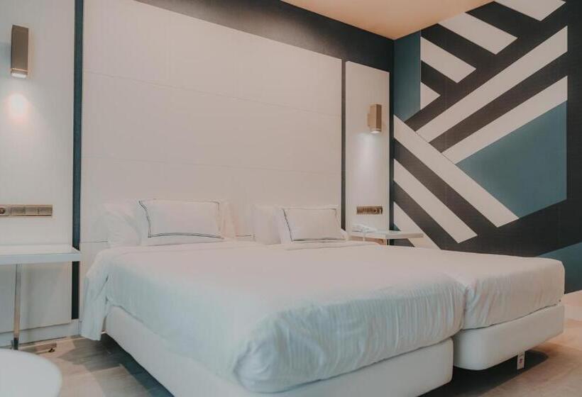 فندق Malaga Nostrum Airport