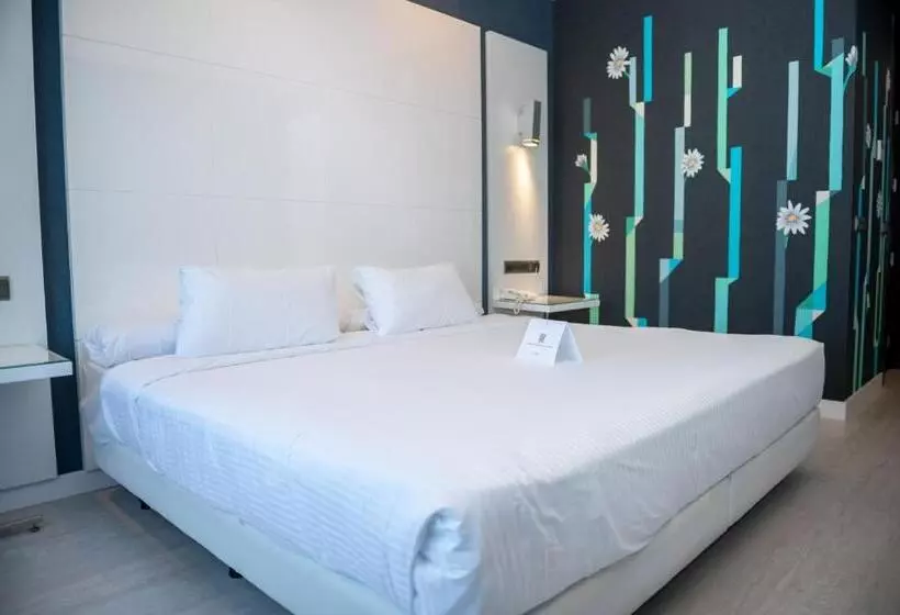 فندق Malaga Nostrum Airport