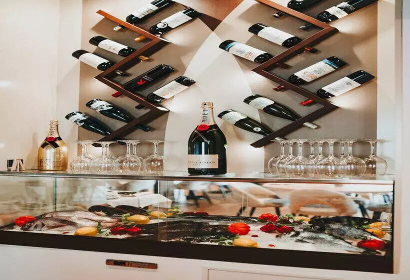 فندق Malaga Nostrum Airport