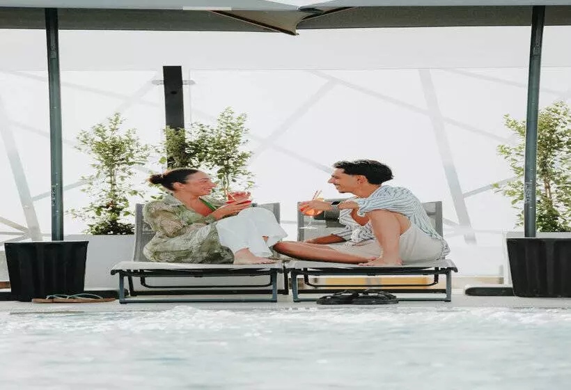 فندق Malaga Nostrum Airport