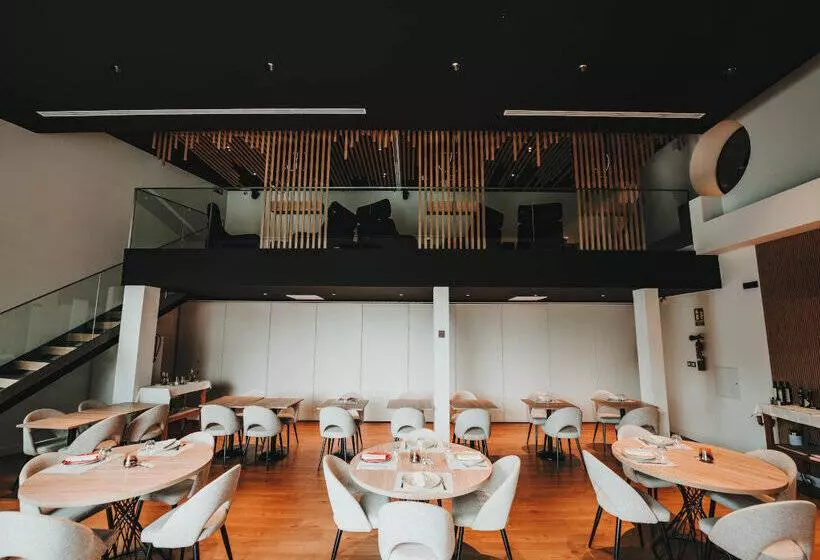 فندق Malaga Nostrum Airport