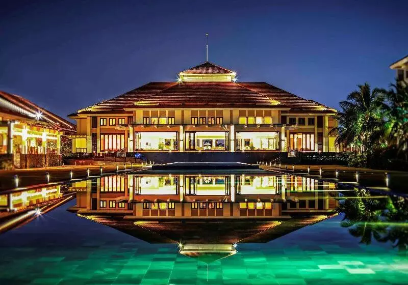 酒店 Pullman Danang Beach Resort