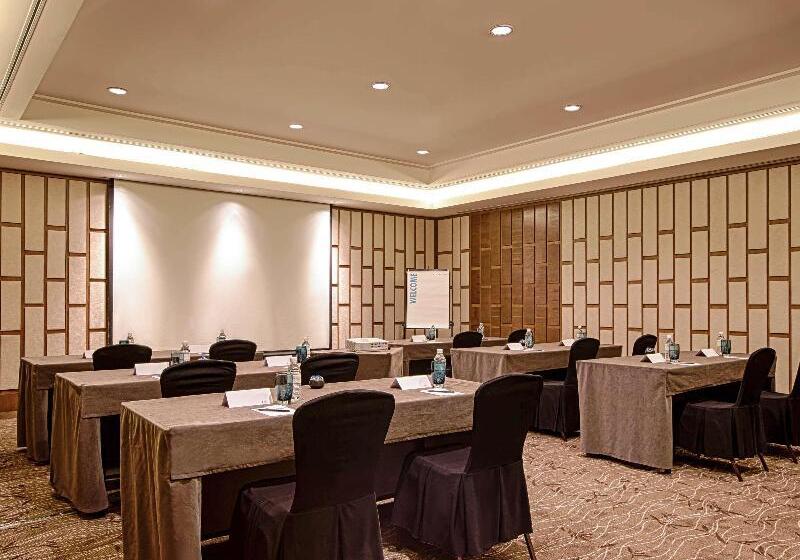 هتل Pullman Danang Beach Resort