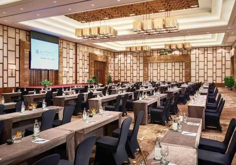 酒店 Pullman Danang Beach Resort