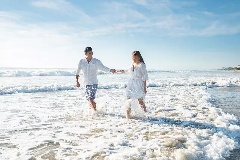 酒店 Pullman Danang Beach Resort