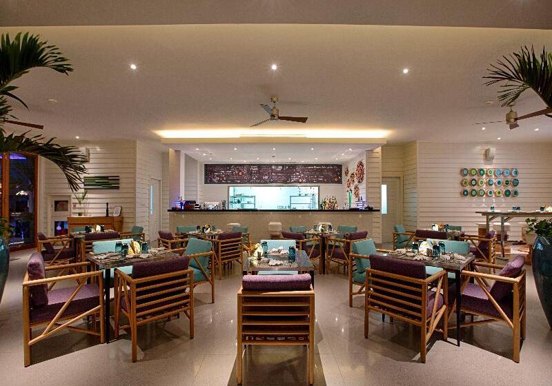 هتل Pullman Danang Beach Resort