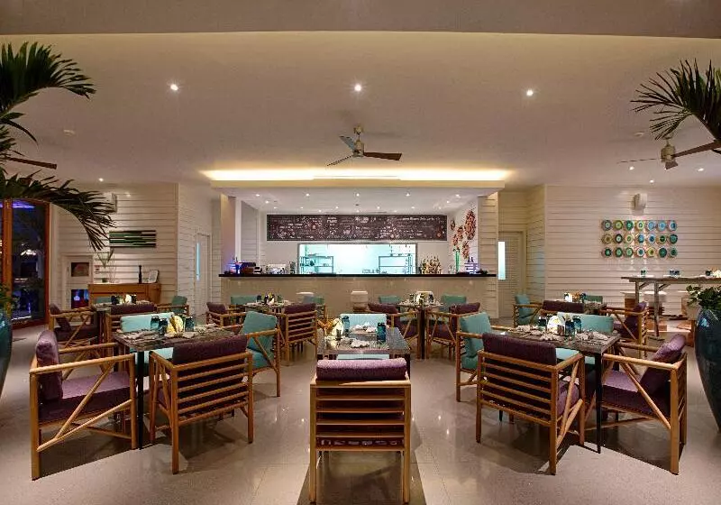 酒店 Pullman Danang Beach Resort