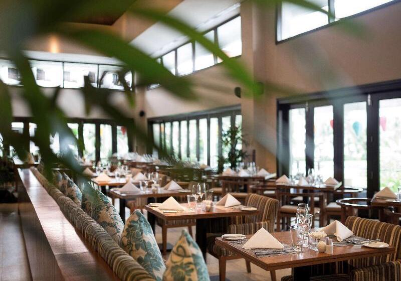 هتل Pullman Danang Beach Resort