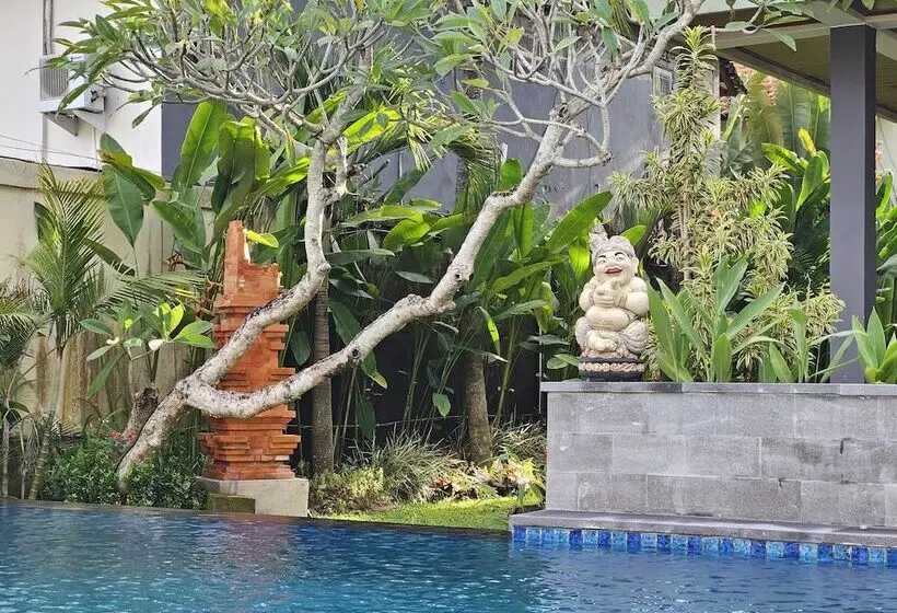 酒店 Putri Ayu Cottages