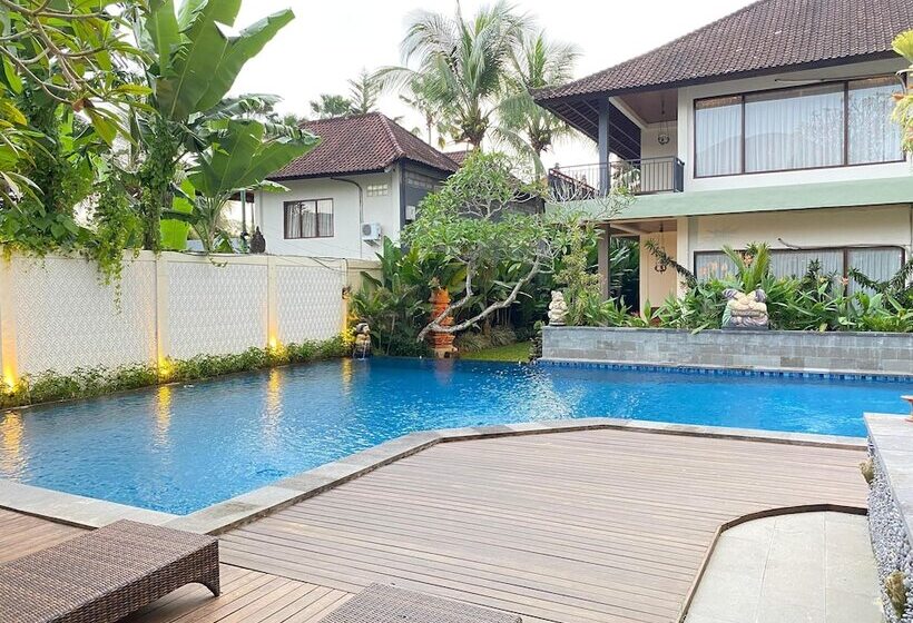 酒店 Putri Ayu Cottages