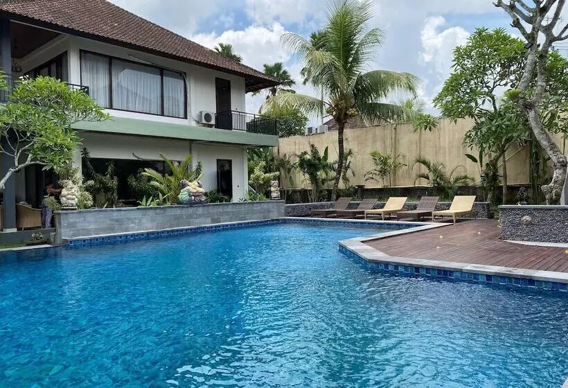 酒店 Putri Ayu Cottages