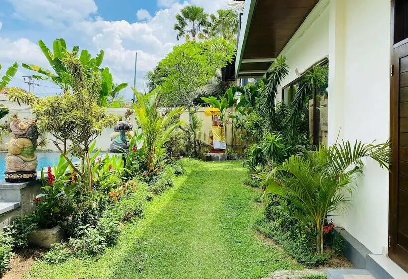 酒店 Putri Ayu Cottages