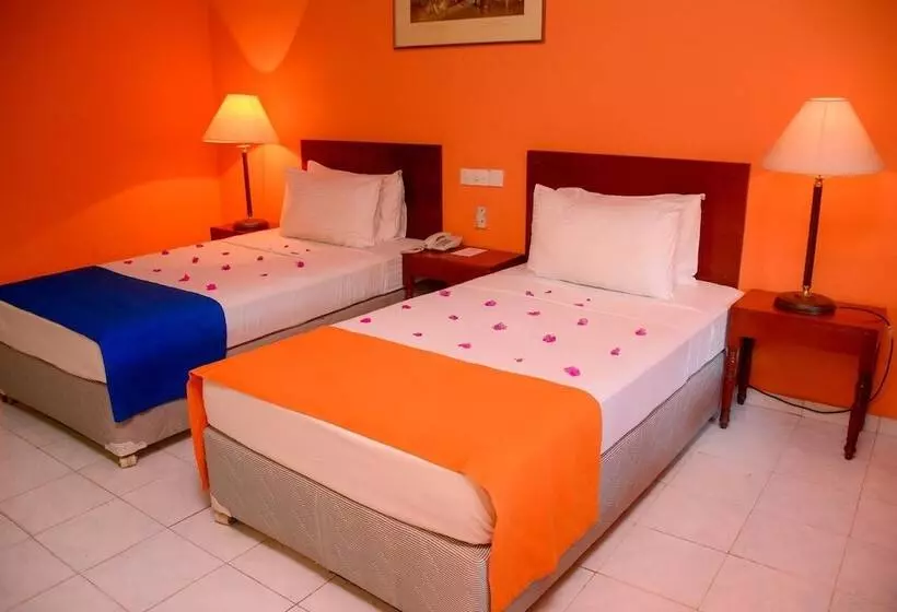 Отель Ratnaloka Tour Inn