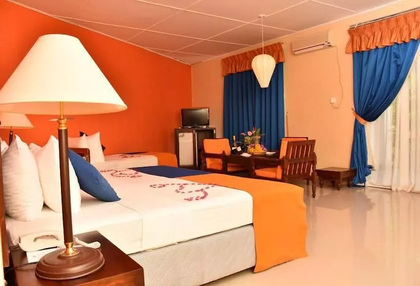 Отель Ratnaloka Tour Inn