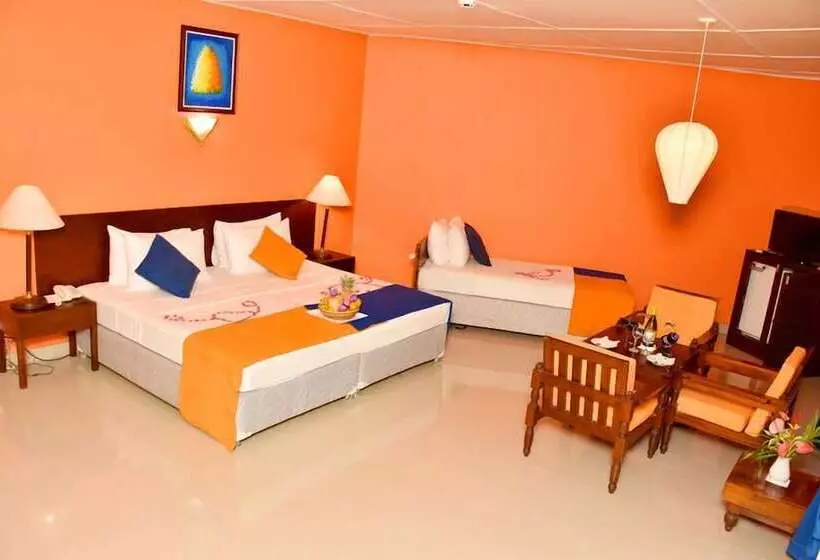 Отель Ratnaloka Tour Inn