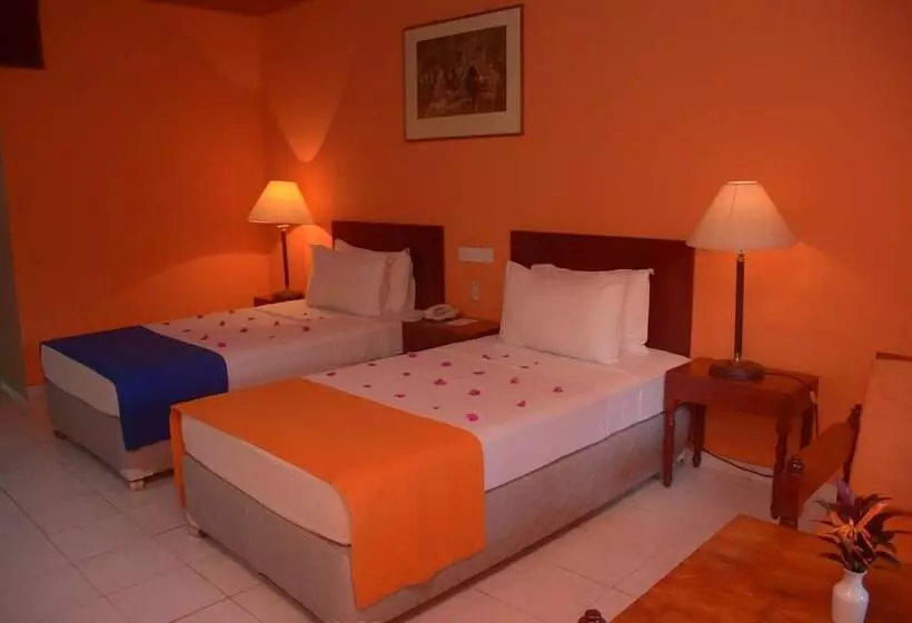 Отель Ratnaloka Tour Inn