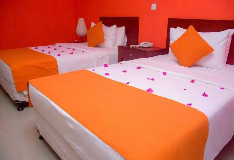 Отель Ratnaloka Tour Inn