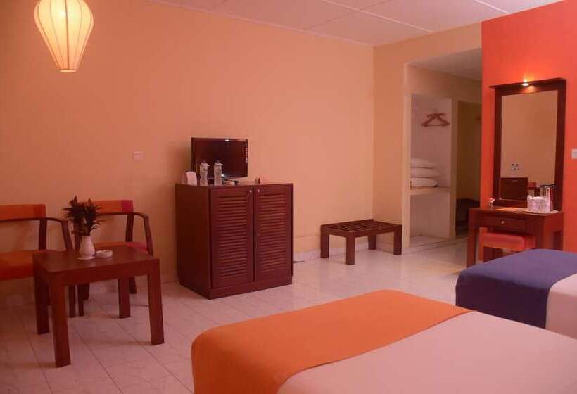 ホテル Ratnaloka Tour Inn