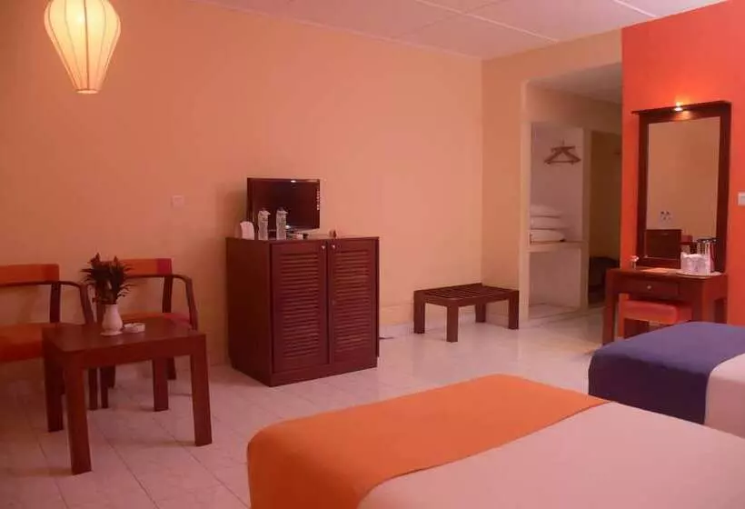 Отель Ratnaloka Tour Inn