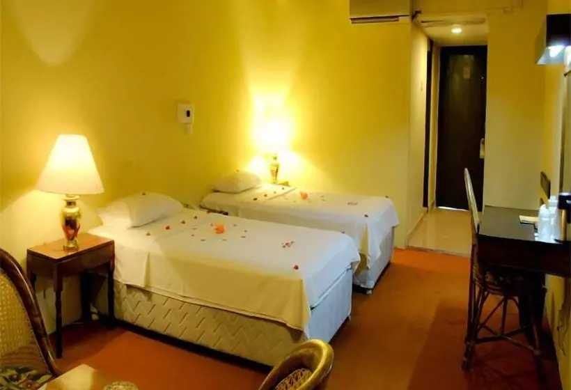 Отель Ratnaloka Tour Inn