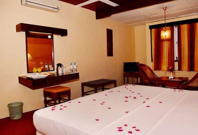 ホテル Ratnaloka Tour Inn