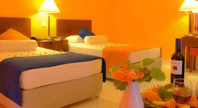 Отель Ratnaloka Tour Inn