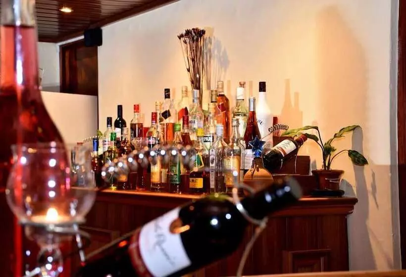 Отель Ratnaloka Tour Inn