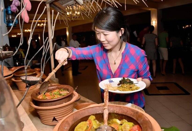 ホテル Ratnaloka Tour Inn