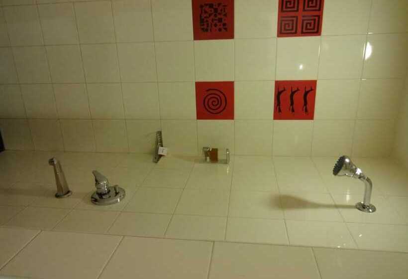 Red Fox By Lemon Tree Hotels, Hyderabad