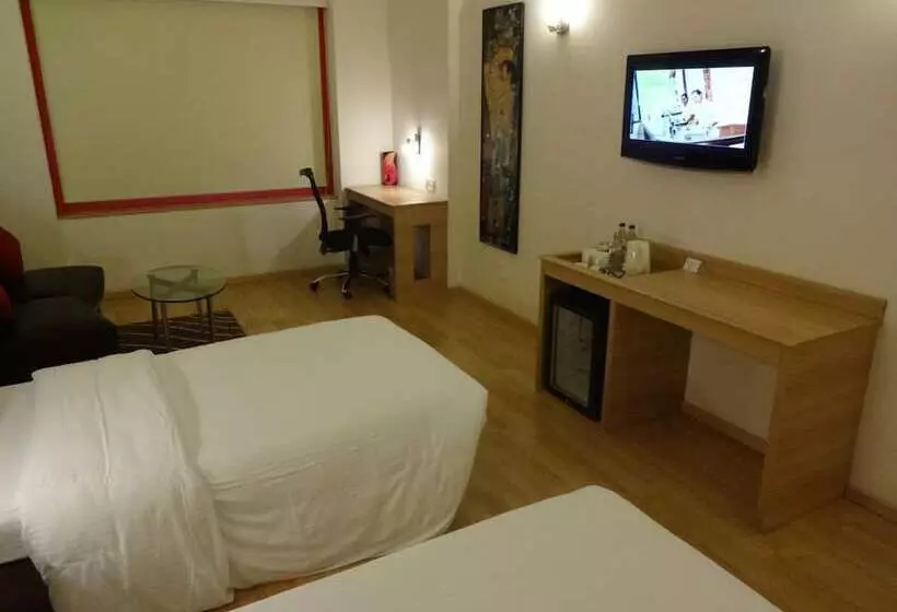 Red Fox By Lemon Tree Hotels, Hyderabad