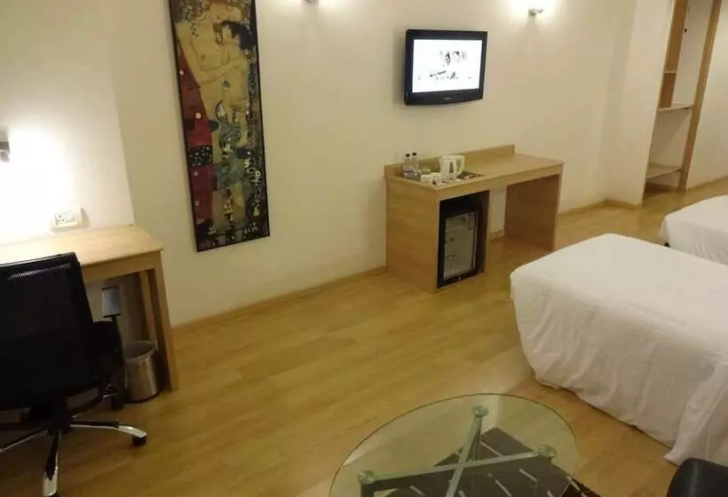 Red Fox By Lemon Tree Hotels, Hyderabad