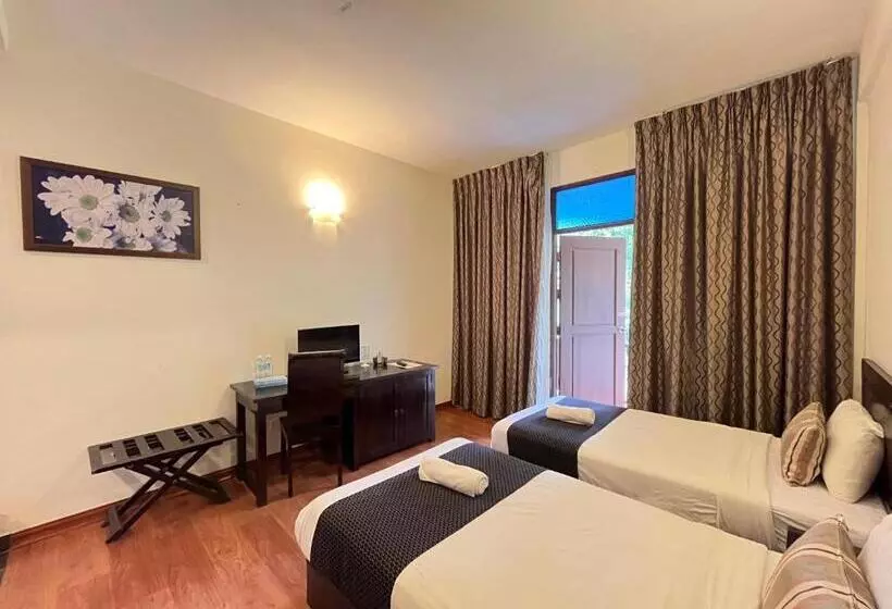 ホテル ērya By Suria Janda Baik