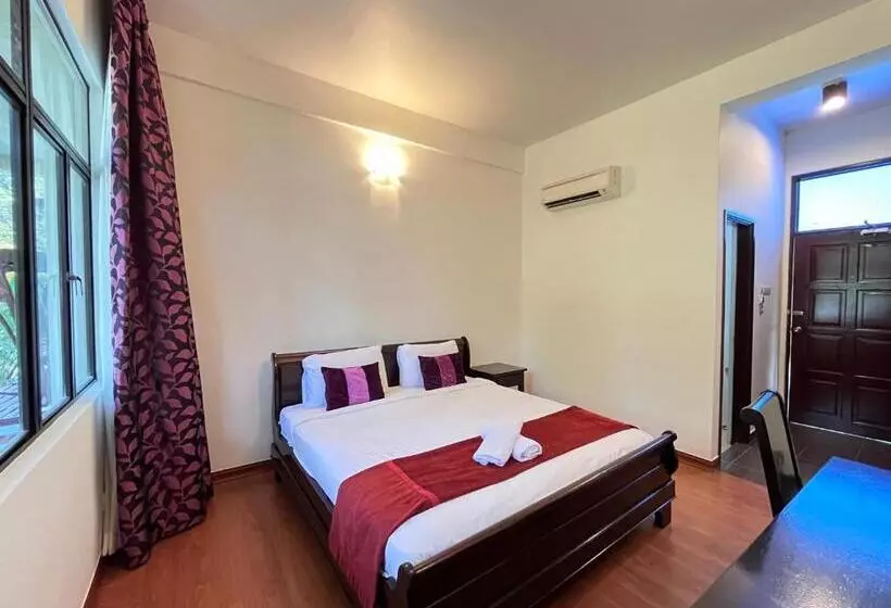 ホテル ērya By Suria Janda Baik