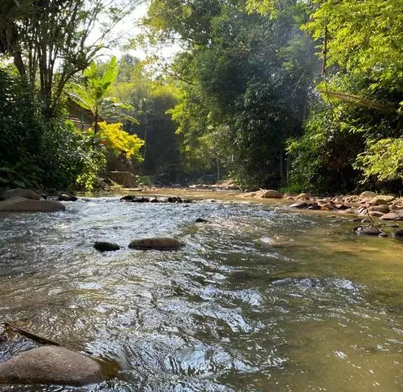 ホテル ērya By Suria Janda Baik