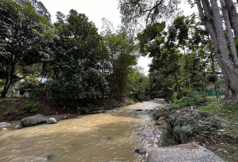 ホテル ērya By Suria Janda Baik